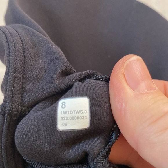 Lululemon Align V-Neck Bra black side 8 EUC - Picture 9 of 14